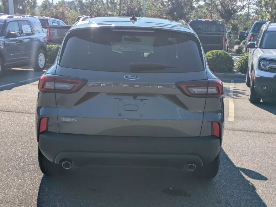 2025 Ford Escape ST-Line photo 1