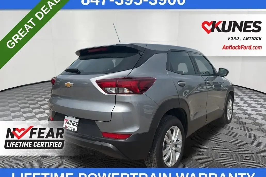 2023 Chevrolet Trailblazer LS photo 1