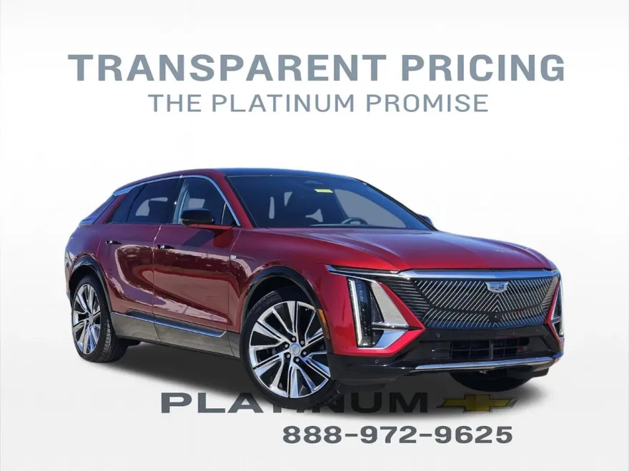 2024 Cadillac Lyriq Luxury photo 1