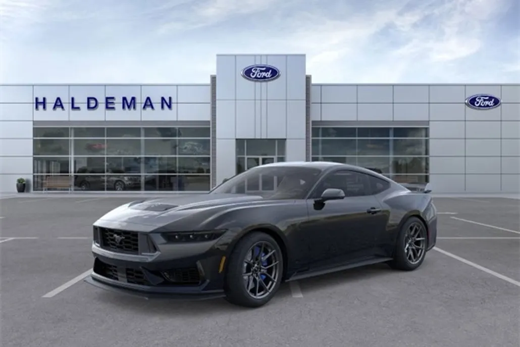 2025 Ford Mustang Dark Horse photo 1