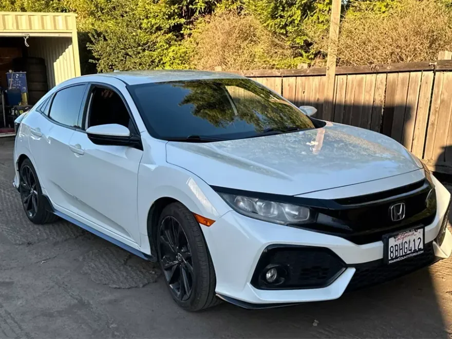 2018 Honda Civic Sport Hatchback photo 1