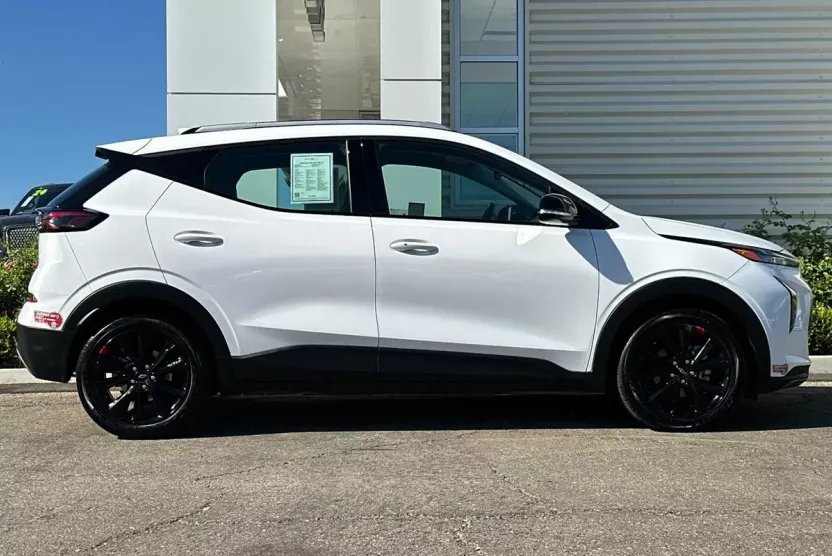 2023 Chevrolet Bolt EUV photo 1