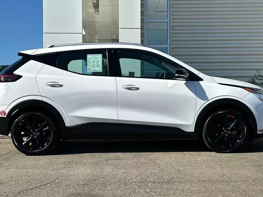 2023 Chevrolet Bolt EUV photo 1