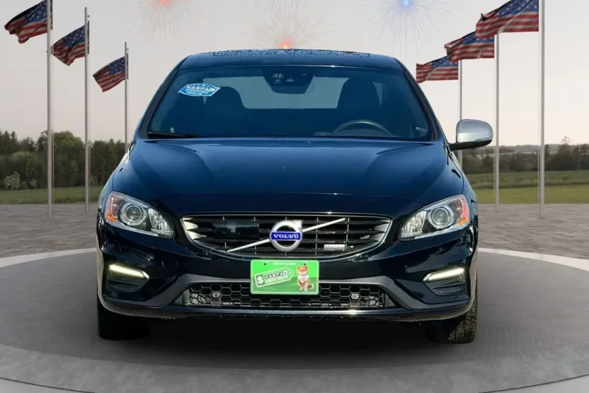 2015 Volvo S60 T6 R-Design Platinum photo 1