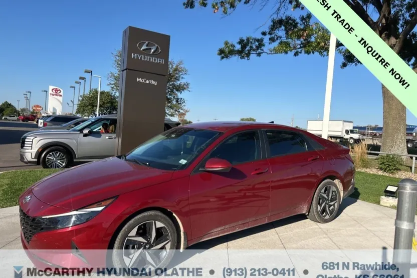 2023 Hyundai Elantra SEL photo 1