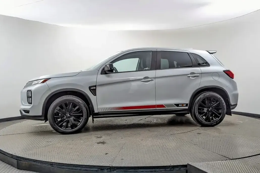 2023 Mitsubishi Outlander Sport ES LE SE photo 1