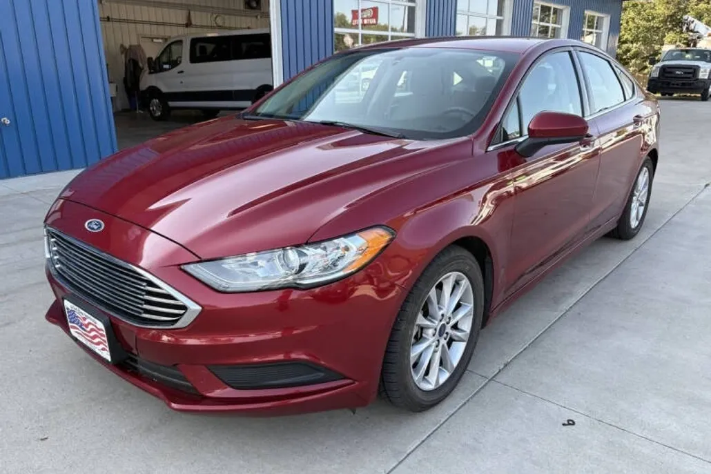 2017 Ford Fusion SE photo 1