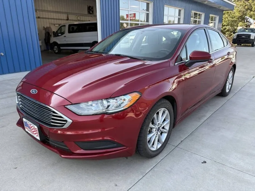 2017 Ford Fusion SE photo 1