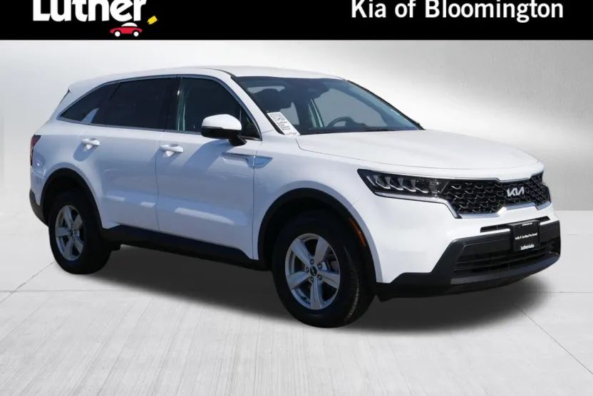 2023 Kia Sorento LX photo 1
