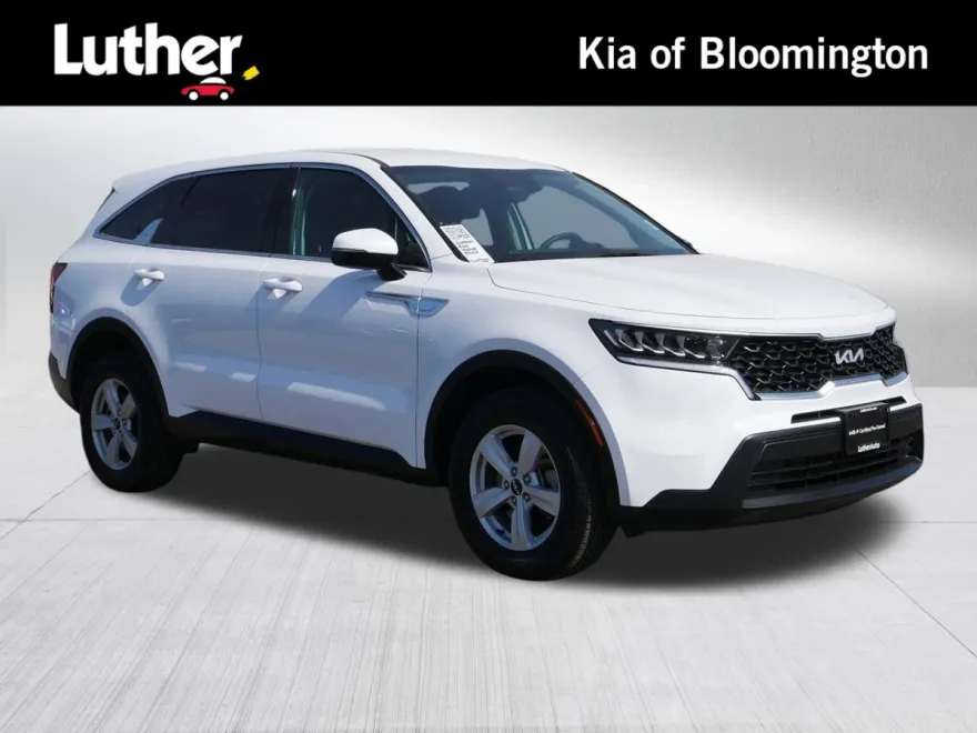 2023 Kia Sorento LX photo 1