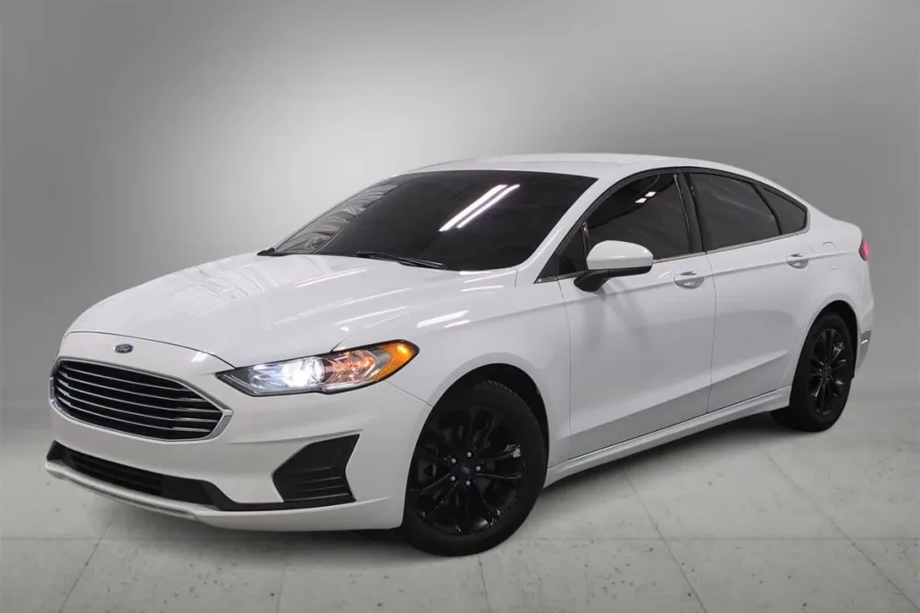 2020 Ford Fusion SE photo 1