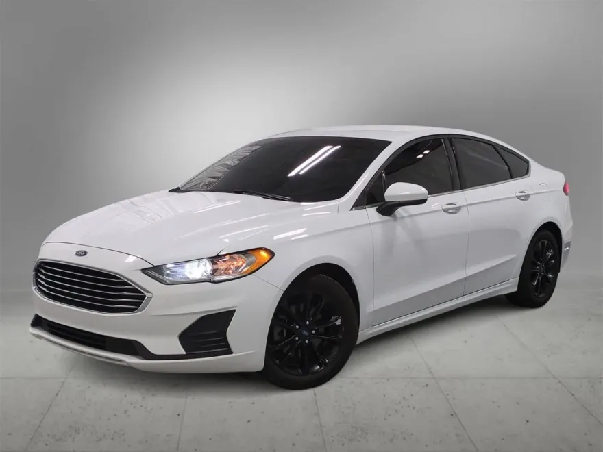 2020 Ford Fusion SE photo 1