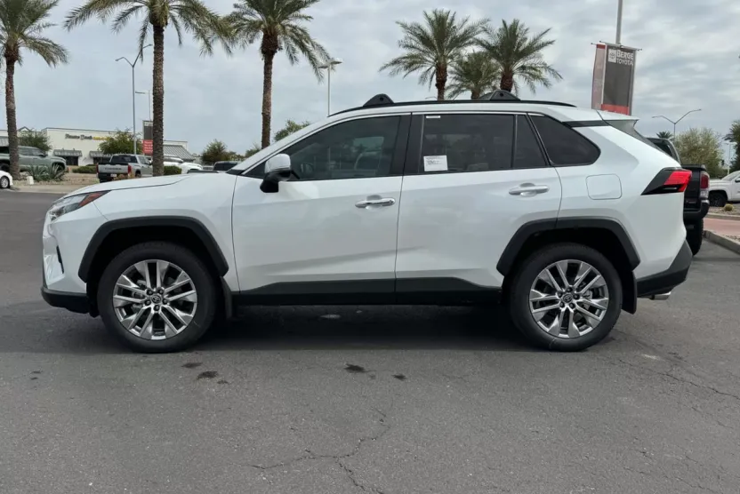 2025 Toyota RAV4 Limited photo 1