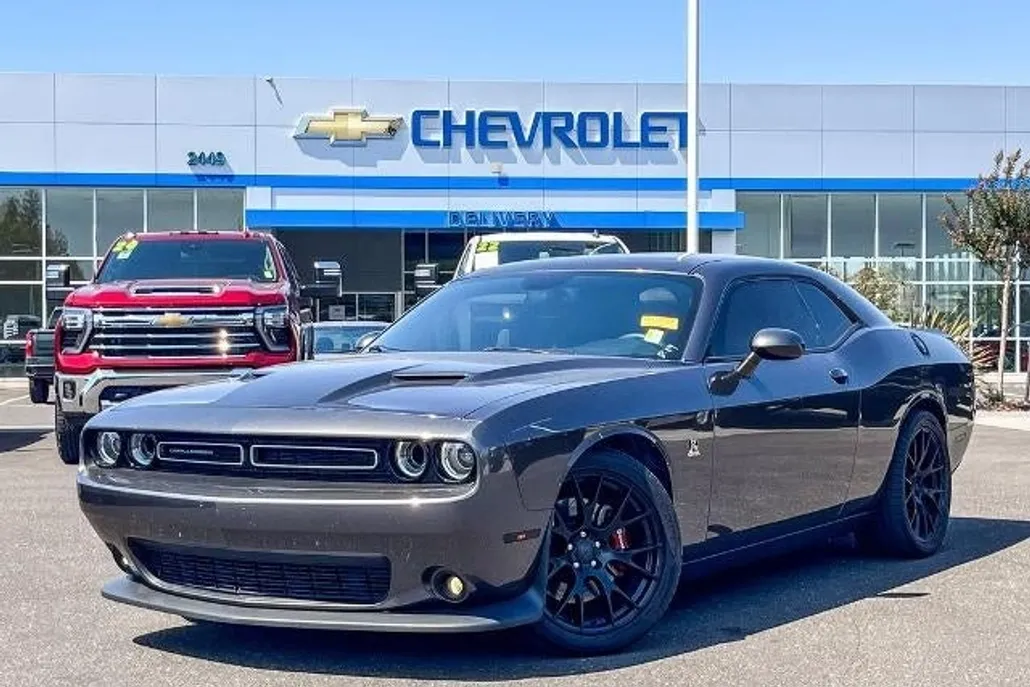 2016 Dodge Challenger R/T Scat Pack photo 1