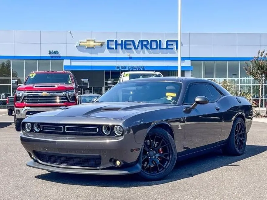 2016 Dodge Challenger R/T Scat Pack photo 1