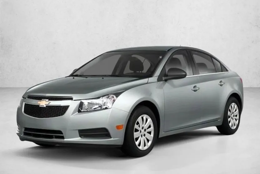 2013 Chevrolet Cruze LS photo 1