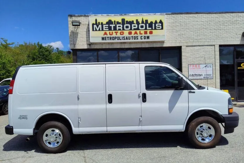 2018 Chevrolet Express 2500 Cargo Van photo 1