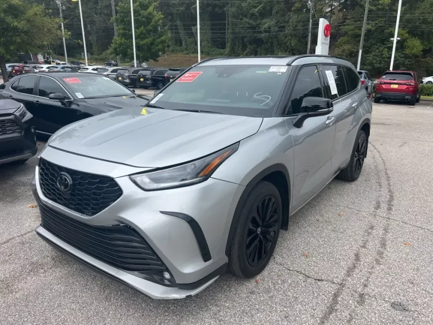 2024 Toyota Highlander XSE photo 1