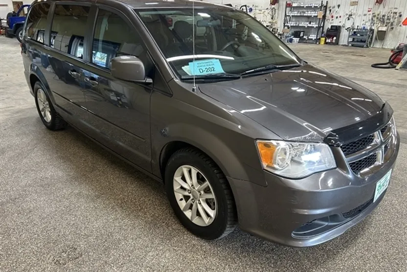 2016 Dodge Grand Caravan SXT photo 1