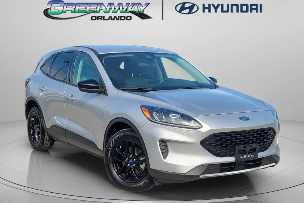 2020 Ford Escape SE Sport Hybrid photo 1