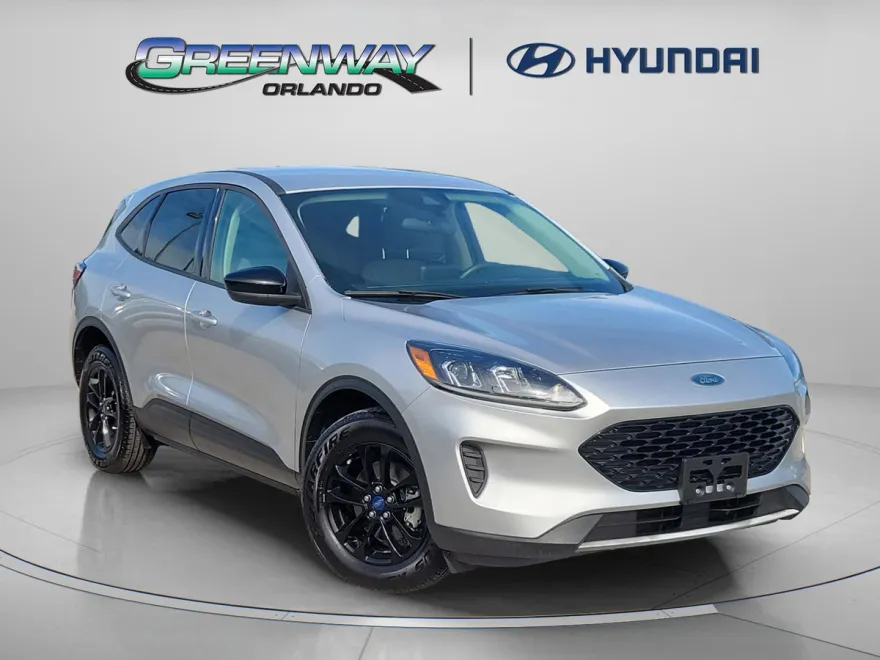 2020 Ford Escape SE Sport Hybrid photo 1