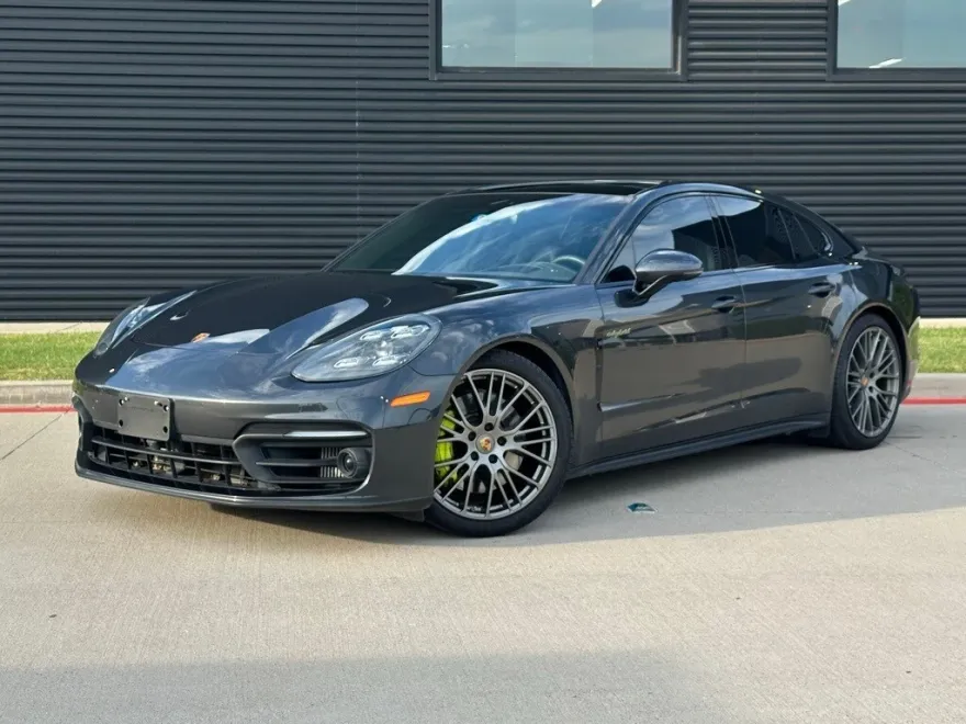 2022 Porsche Panamera E-Hybrid 4 photo 1