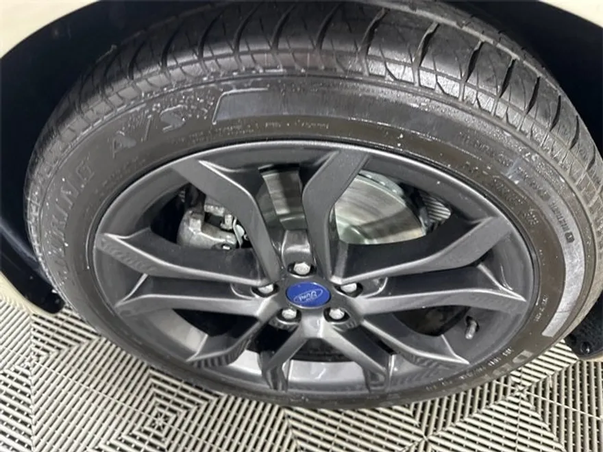 2018 Ford Fusion SE photo 1