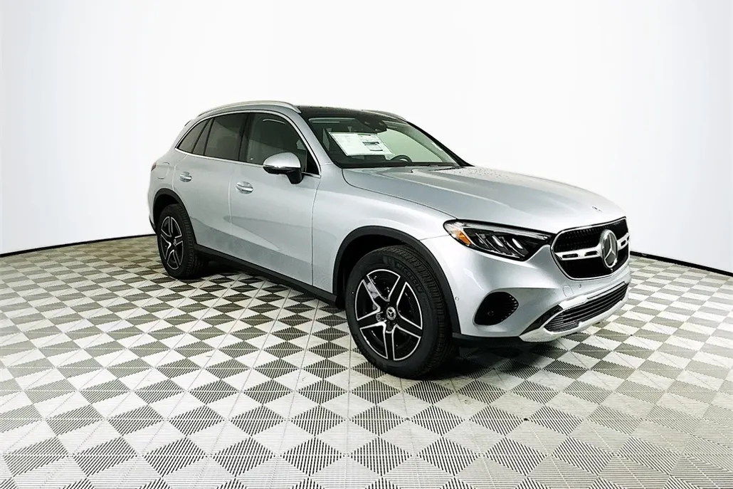 2026 Mercedes Benz GLC 300 4MATIC photo 1