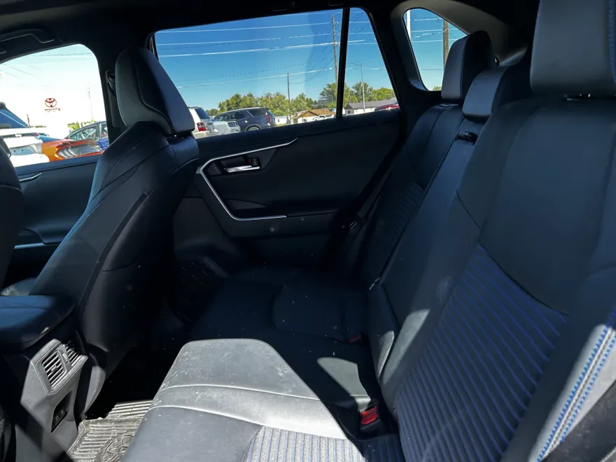 2020 Toyota RAV4 Hybrid XSE photo 1