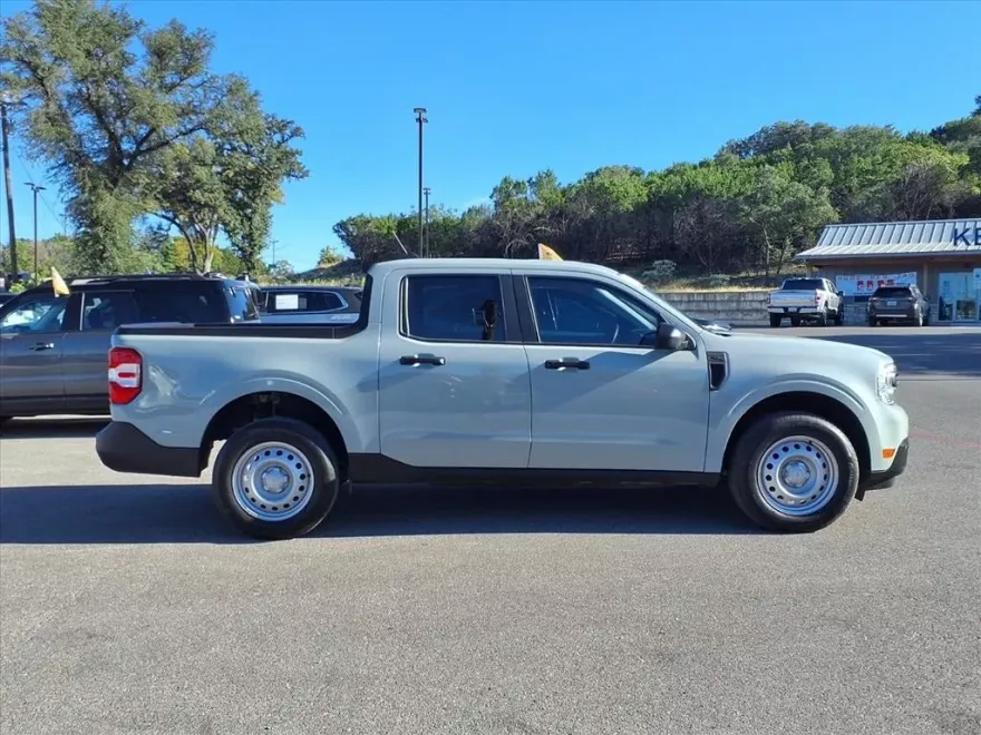 2024 Ford Maverick XL photo 1
