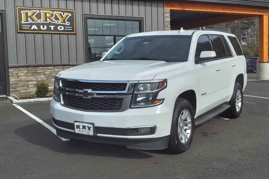 2019 Chevrolet Tahoe LT photo 1