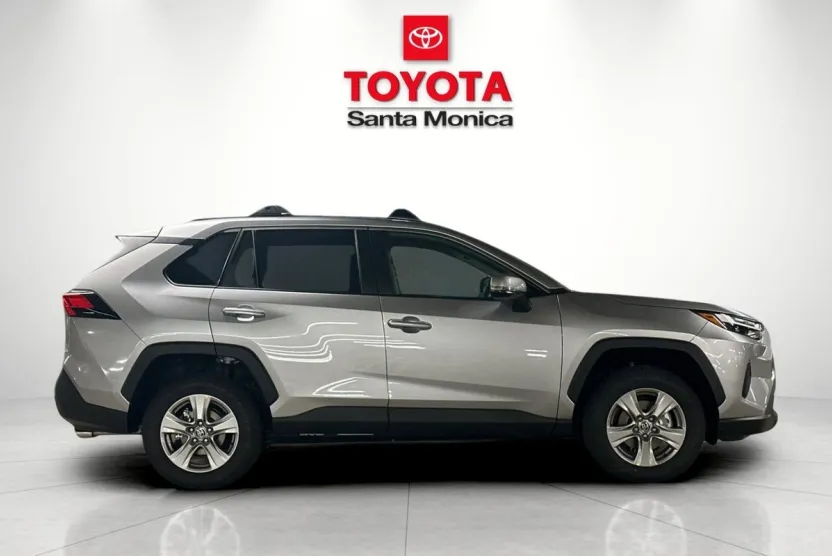 2025 Toyota RAV4 XLE photo 1