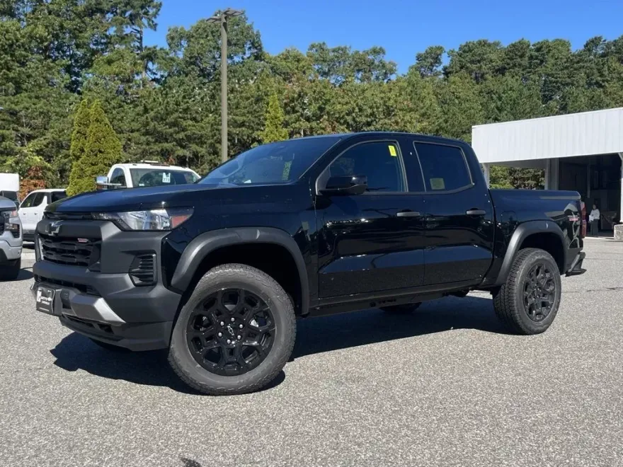 2026 Chevrolet Colorado Trail Boss photo 1