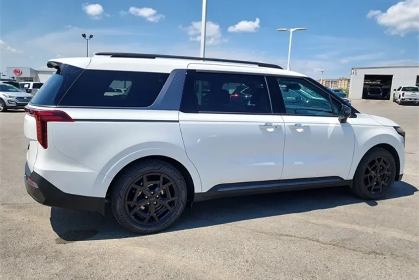 2026 Kia Carnival SX Prestige photo 1