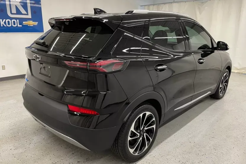 2022 Chevrolet Bolt EUV Premier photo 1