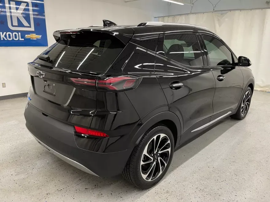 2022 Chevrolet Bolt EUV Premier photo 1