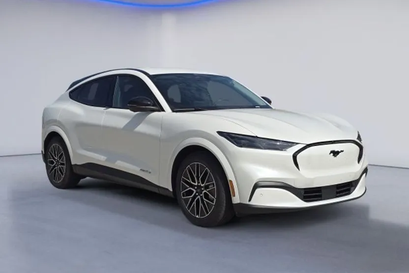 2025 Ford Mustang Mach-E Premium photo 1