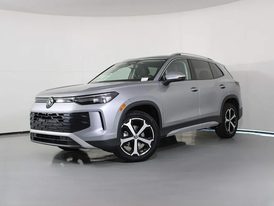 2025 Volkswagen Tiguan SE photo 1