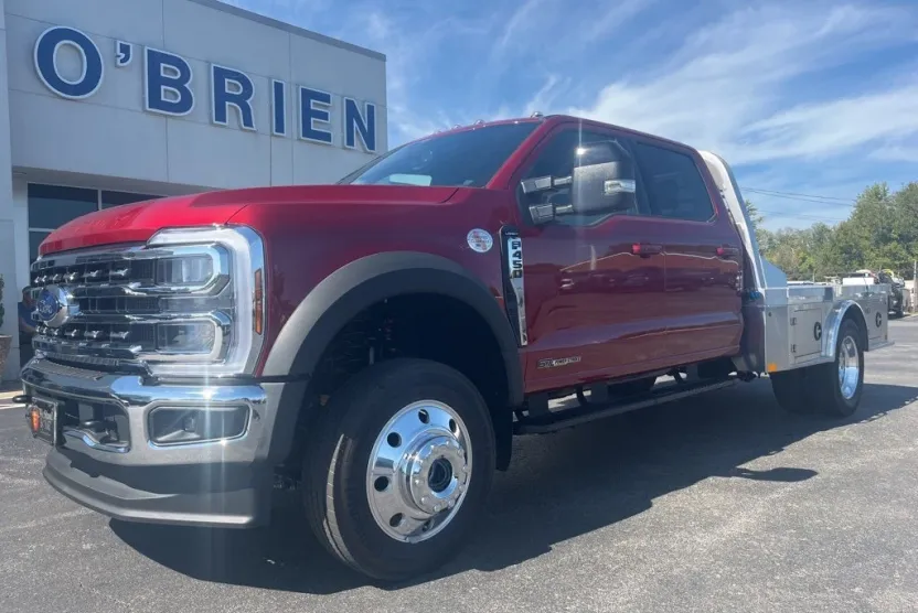 2025 Ford F-450 photo 1