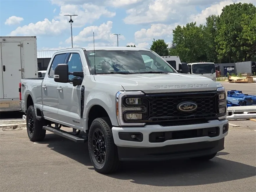 2025 Ford F-250 photo 1