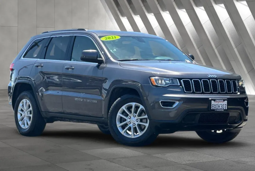 2021 Jeep Grand Cherokee Laredo E photo 1