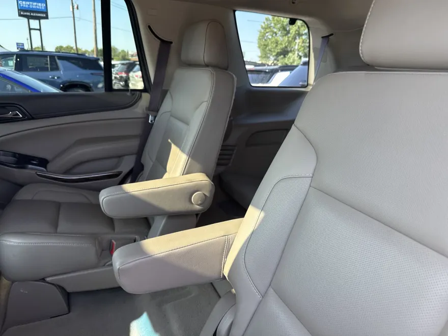 2019 Gmc Yukon SLT photo 1