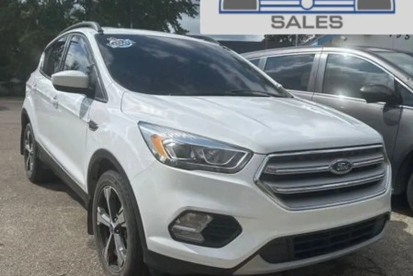 2018 Ford Escape SEL photo 1