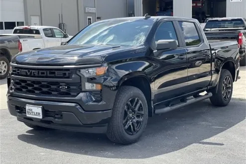 2025 Chevrolet Silverado 1500 Custom photo 1