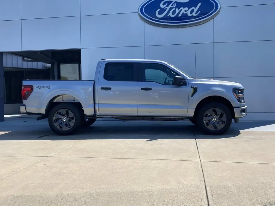 2025 Ford F-150 STX photo 1