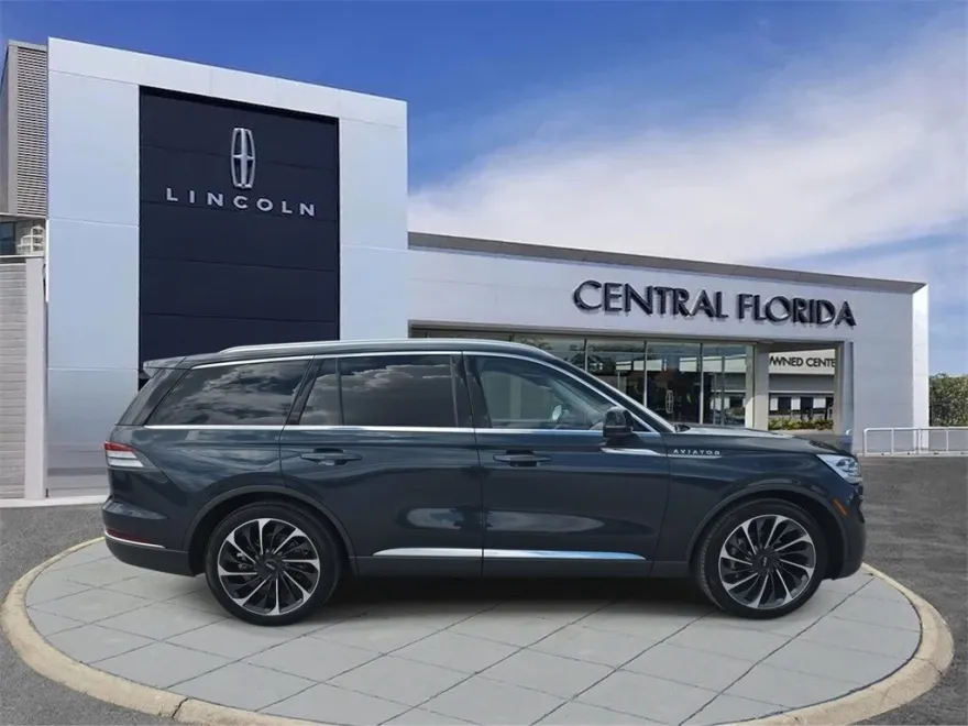 2023 Lincoln Aviator Reserve photo 1
