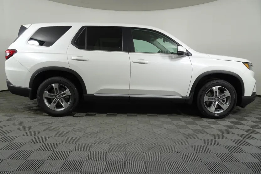 2025 Honda Pilot EX-L photo 1