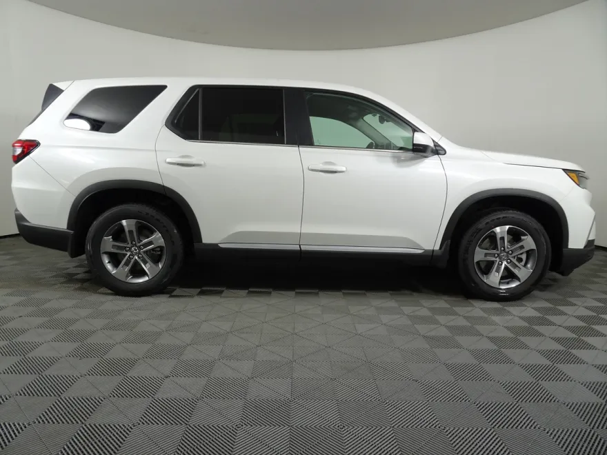 2025 Honda Pilot EX-L photo 1
