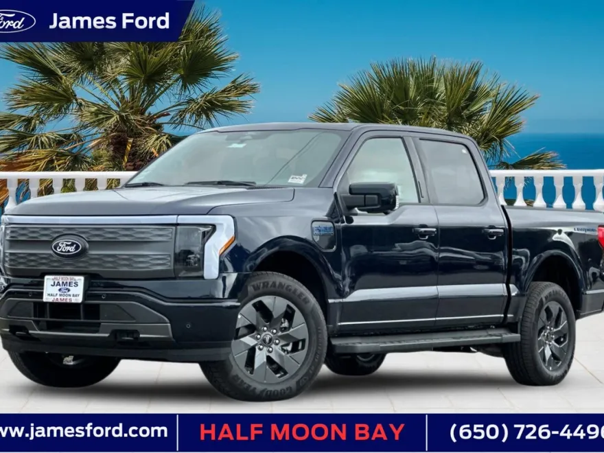 2025 Ford F-150 Lightning Lariat photo 1