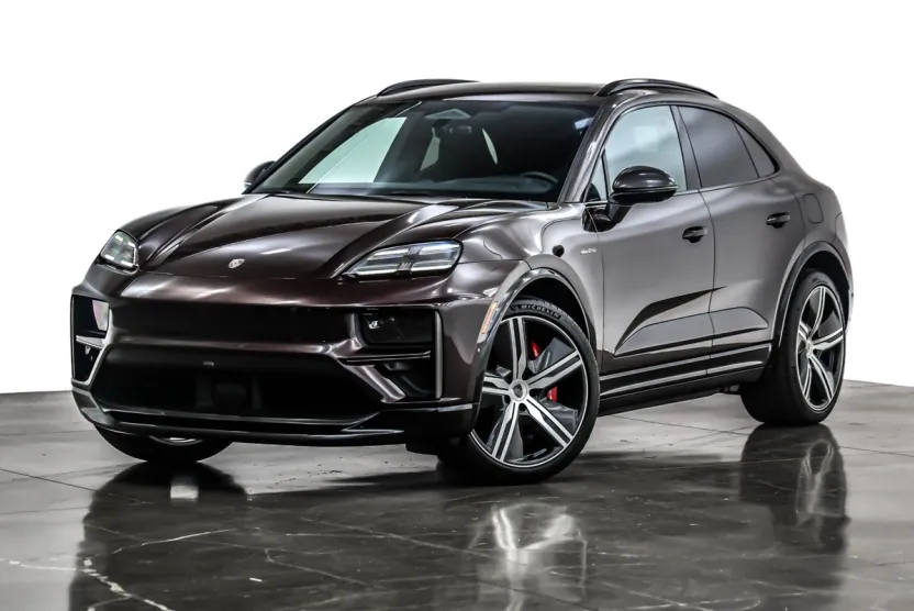 2024 Porsche Macan Electric Turbo photo 1
